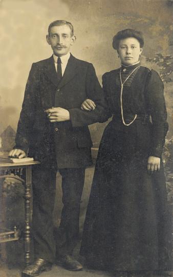 Trouwen Frans Jansen sr en Ant Verbaandert ca1916.jpg